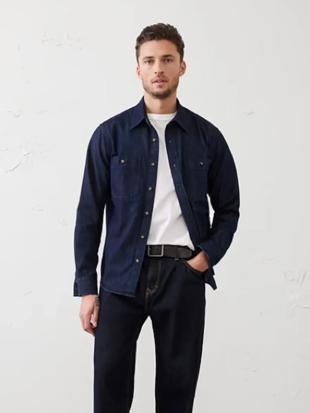 Banana Republic Standard Fit Vintage Denim Shirt - M